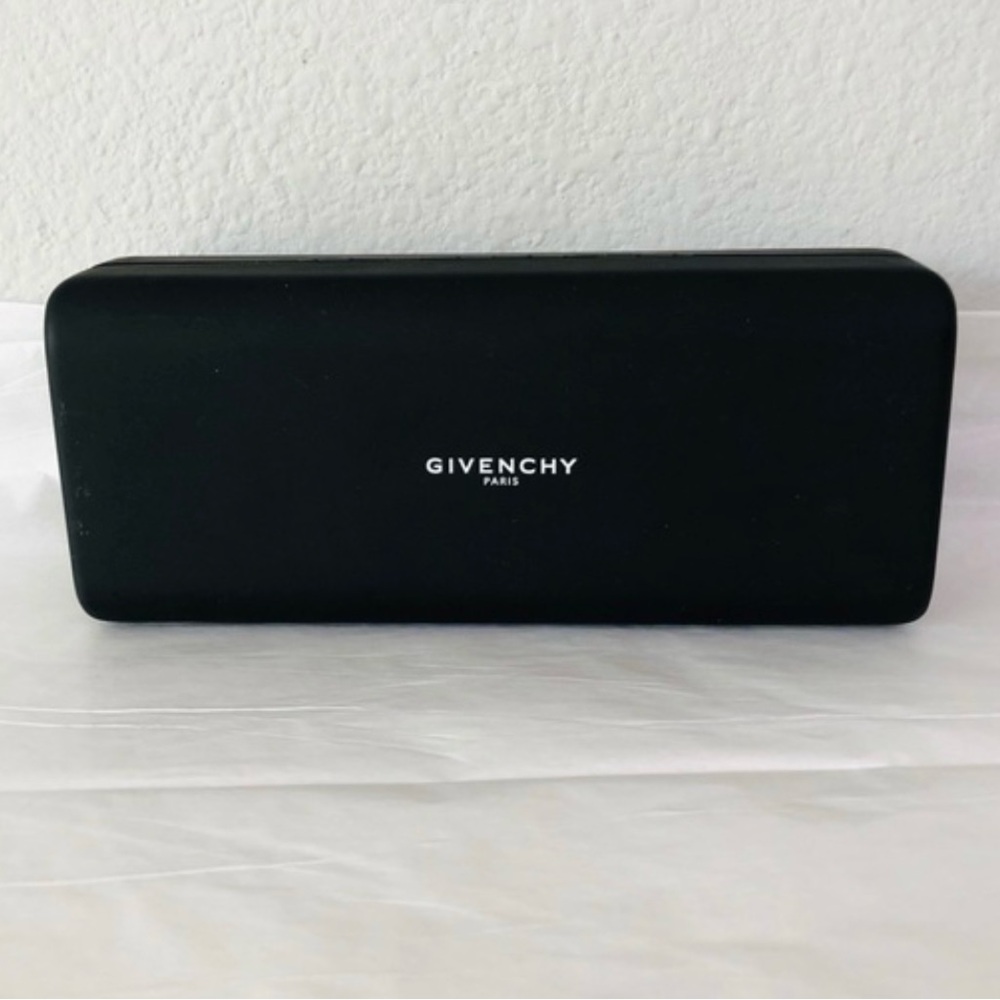 Givenchy Elegant Black sunglasses box
